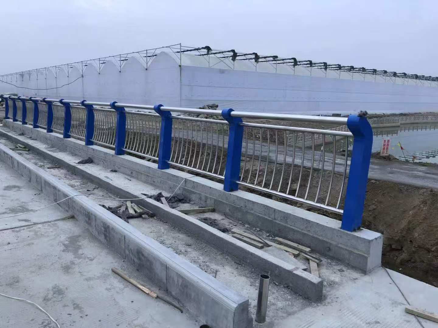 岭东区不锈钢复合管护栏防撞护栏 - 一站式服务
