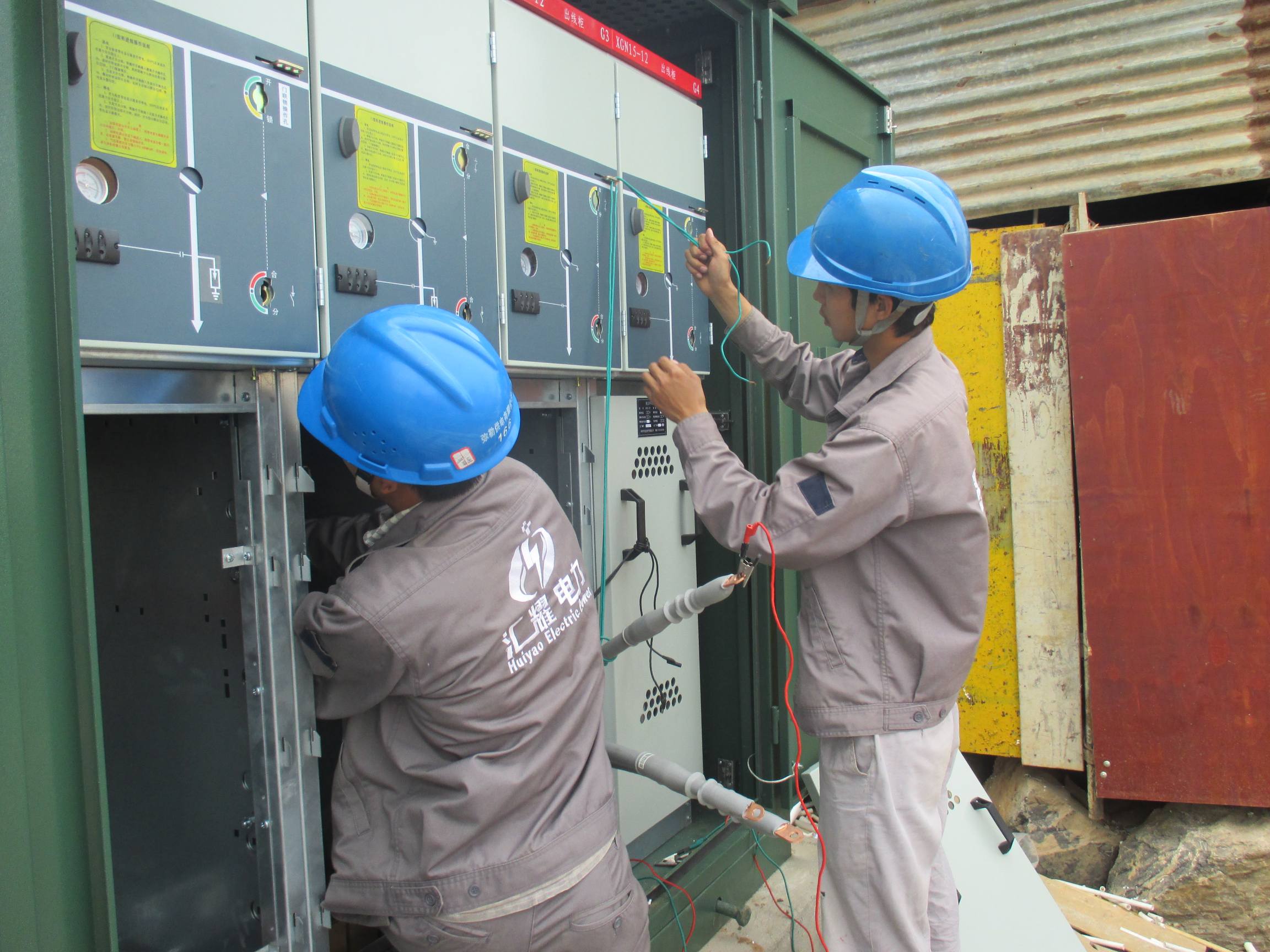 安宁市充换电站施工变压器安装
