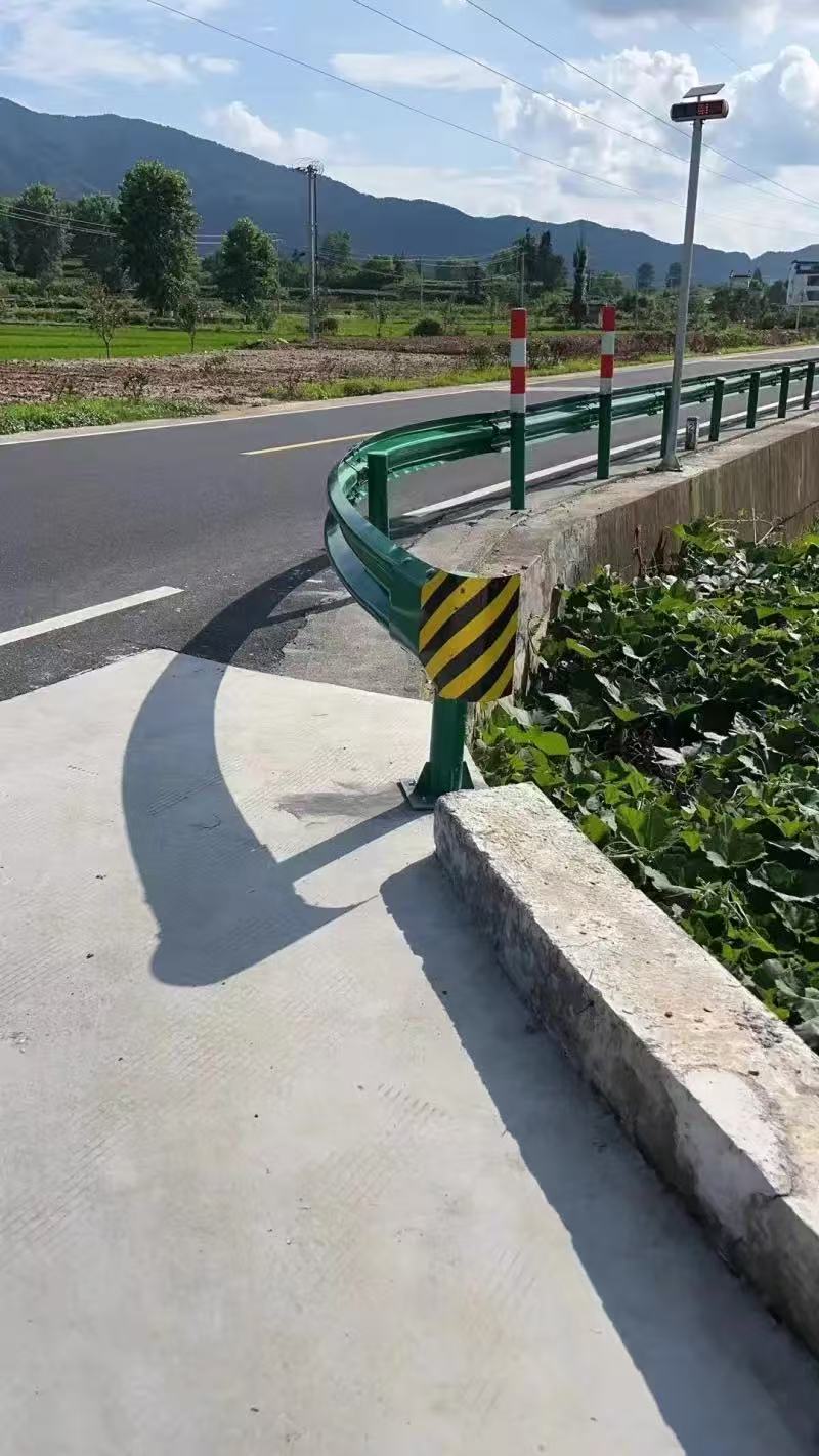 固原市乡村公路护栏波形护栏 - 方案
