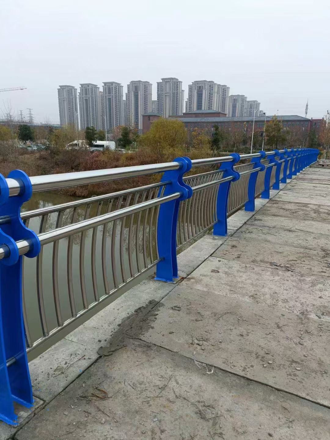 定西市不锈钢复合管护栏河道护栏 - 方案