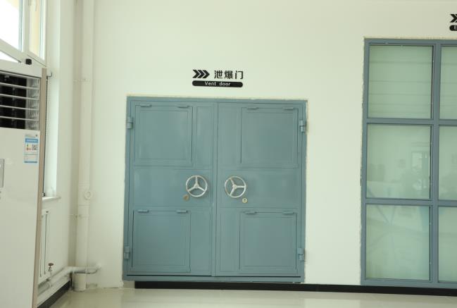 鄂州市泄爆门窗