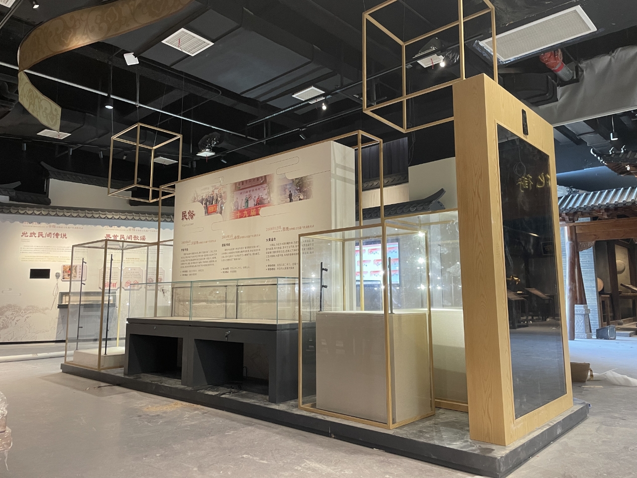 淮北市金属道具定制木质道具展示柜