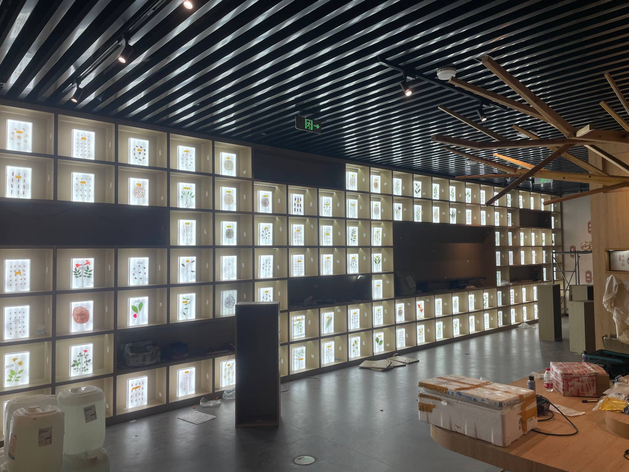 淮北市木质道具展示柜展陈道具制作